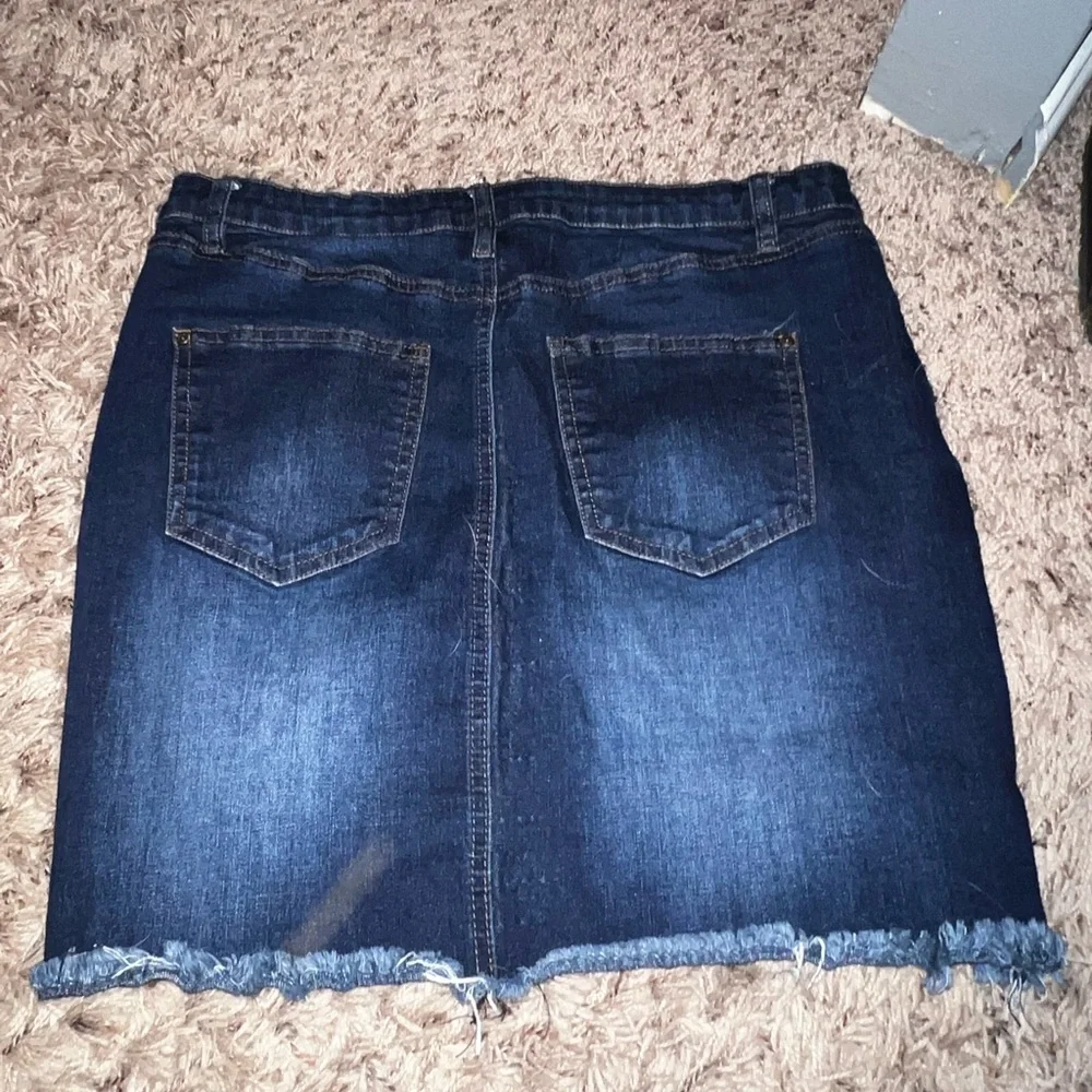 Jean skirt - Picture 1 of 3